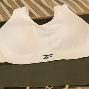Reebok White Sports Bra with Minimalist Design